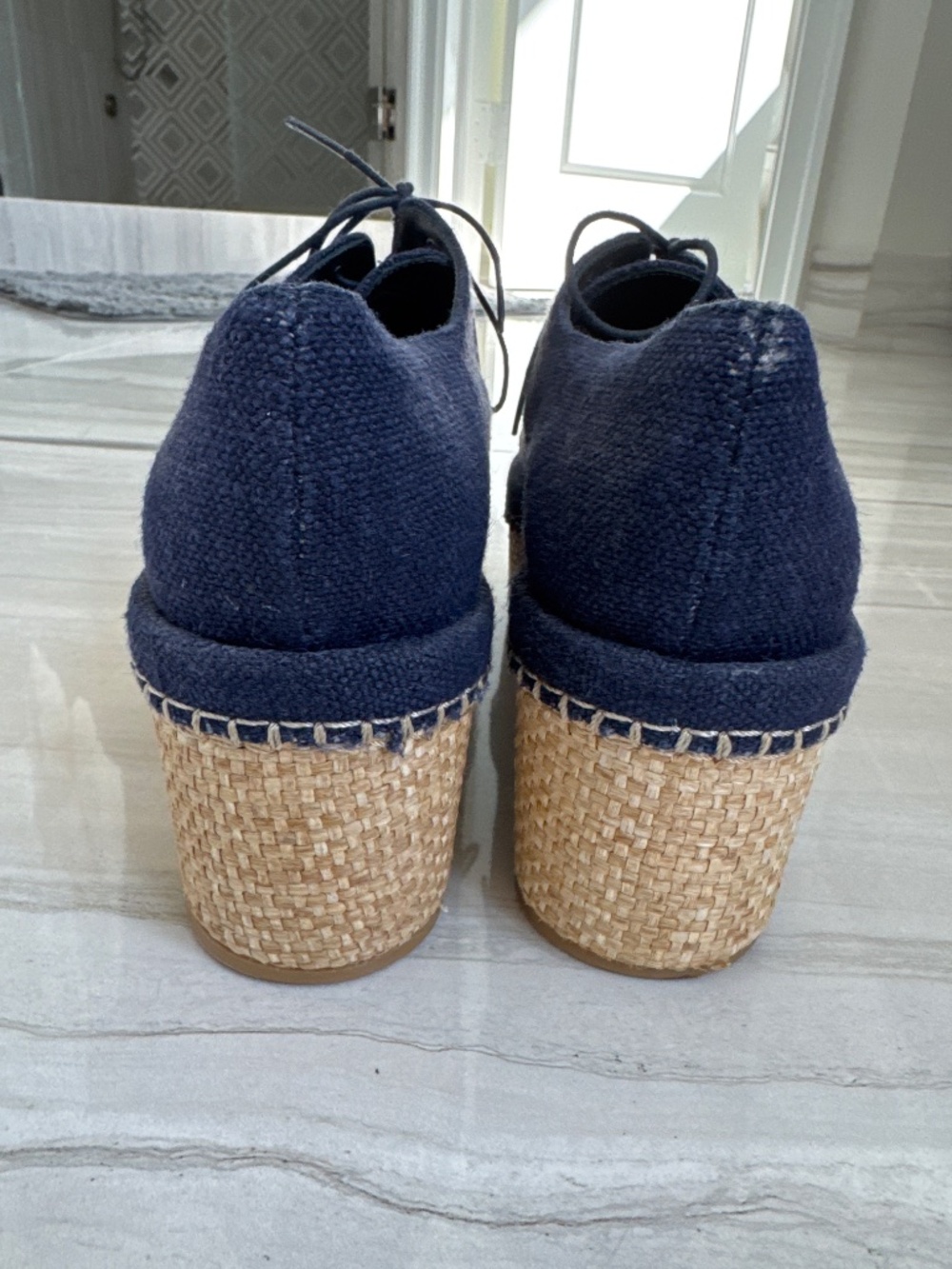 Stuart Weitzman - Picture 3 of 7